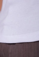 Camiseta Slim Gola Média Branca