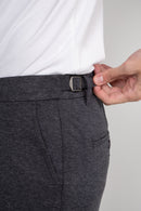 Calça Alfaiataria Masculina em Malha Premium com Ajuste Lateral