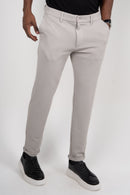 Calça Alfaiataria Masculina em Malha Premium com Ajuste Lateral