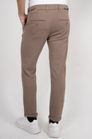 Calça Alfaiataria Masculina em Malha Premium com Ajuste Lateral