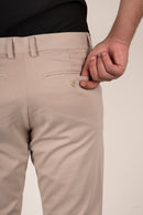 Calça Alfaiataria Masculina em Malha com Ajuste Fivela de Ferro