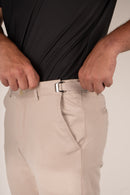 Calça Alfaiataria Masculina em Malha com Ajuste Fivela de Ferro