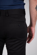 Calça Alfaiataria Masculina em Malha com Ajuste Fivela de Ferro