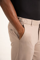 Calça de Alfaiataria Slim de Poliamida com Ajuste